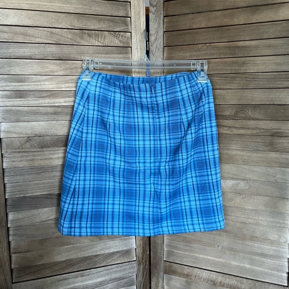 Brandy Melville Skirt - Picture 2 of 2